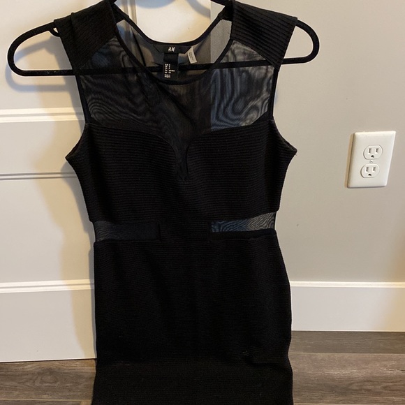 Black Dress. Size small - Picture 2 of 5